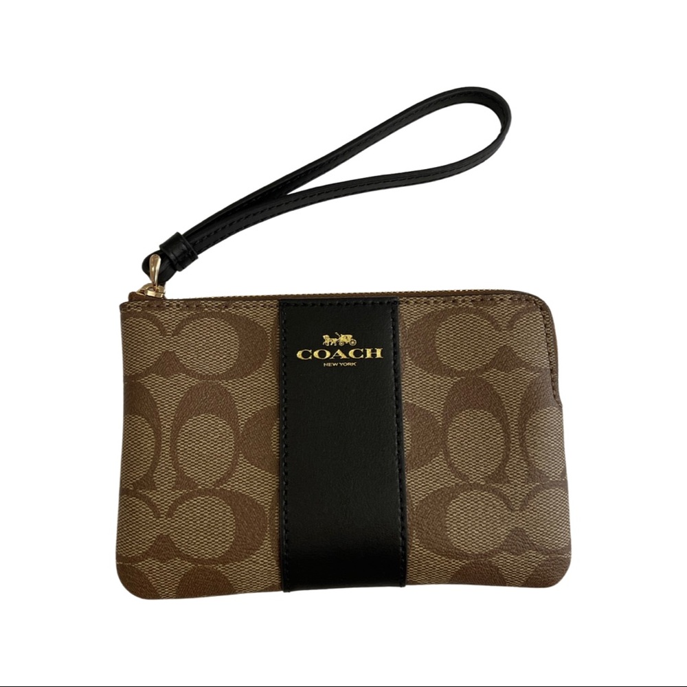 Coach Wristlet 🤎
